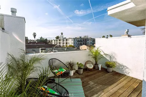 11119 Camarillo St #116, West Toluca Lake, CA 91602