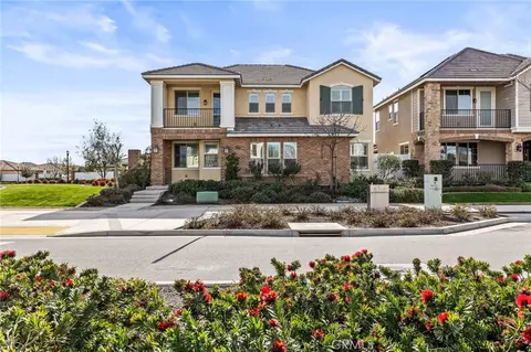 11709 Campus Park Dr, Bakersfield, CA 93311