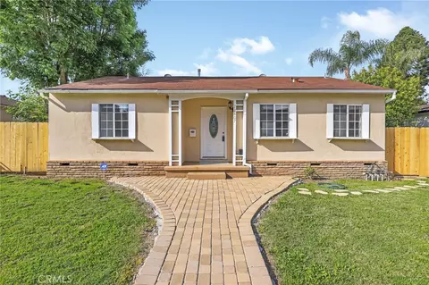 22107 Victory Blvd, Woodland Hills, CA 91303