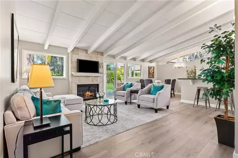 6255 Jumilla Ave, Woodland Hills, CA 91367