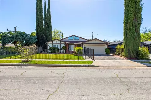 23540 Friar St, Woodland Hills, CA 91367