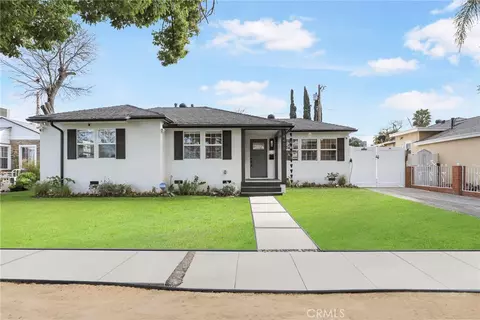 18406 Jovan St, Tarzana, CA 91335 photo 1