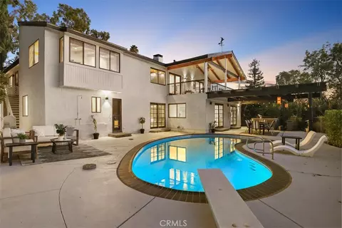 22641 Macfarlane Dr, Woodland Hills, CA 91364