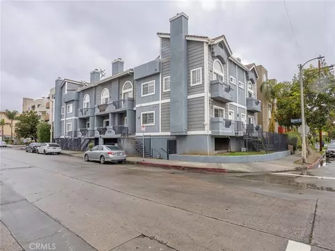 5004 Bakman Ave #102, North Hollywood, CA 91601