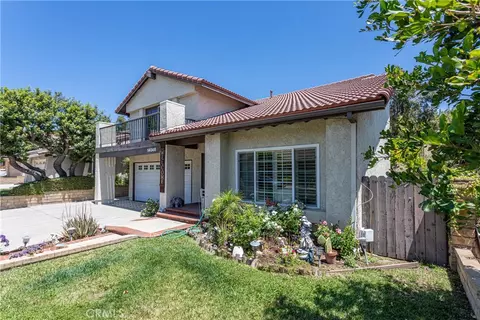 14048 Wagon Mound Rd, Sylmar, CA 91342