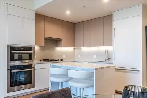 877 Francisco St #1512, Los Angeles, CA 90017