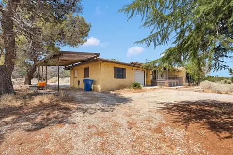 555 Mesquite Rd, Pinon Hills, CA 92372