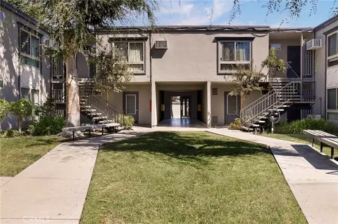6021 Fountain Park Ln #2, Woodland Hills, CA 91367