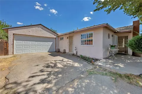44238 3rd St E, Lancaster, CA 93535