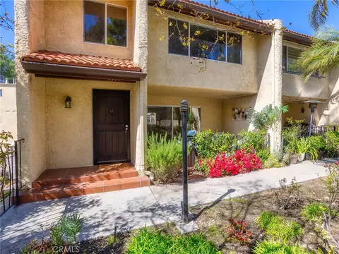 9531 Via Ricardo, Burbank, CA 91504