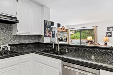 Kitchen - 12401 Willow Forest Dr, Moorpark, CA 93021 photo 4 of 4