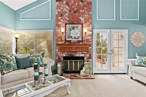 Living - 12401 Willow Forest Dr, Moorpark, CA 93021 photo 2 of 4