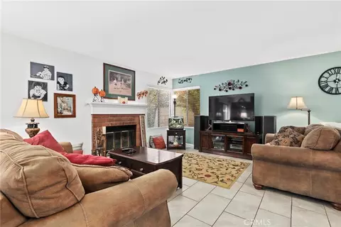 Living - 12401 Willow Forest Dr, Moorpark, CA 93021 photo 3 of 4