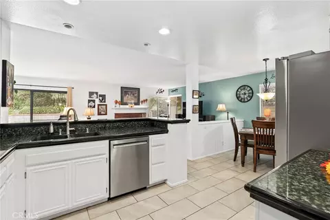 Kitchen - 12401 Willow Forest Dr, Moorpark, CA 93021 photo 3 of 4