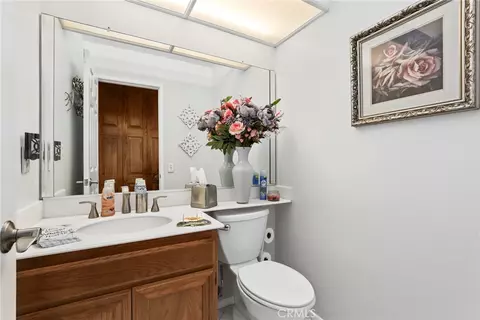 Bath - 12401 Willow Forest Dr, Moorpark, CA 93021 photo 1 of 4