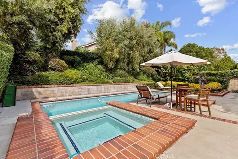 Exterior - 12401 Willow Forest Dr, Moorpark, CA 93021 photo 2 of 5