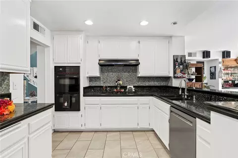 Kitchen - 12401 Willow Forest Dr, Moorpark, CA 93021 photo 2 of 4