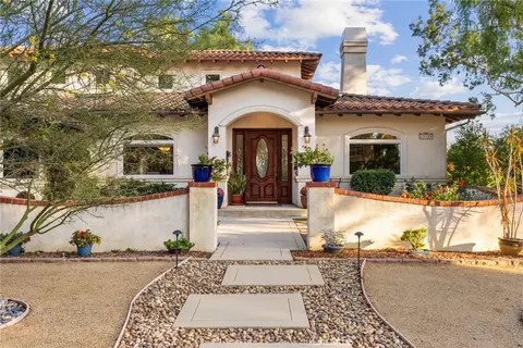 10345 Mcbroom St, Sunland, CA 91040