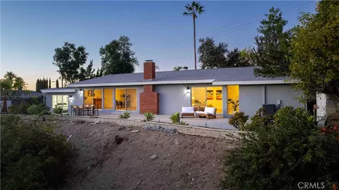 23112 Cass Ave, Woodland Hills, CA 91364