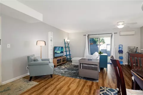 6021 Fountain Park Ln #2, Woodland Hills, CA 91367