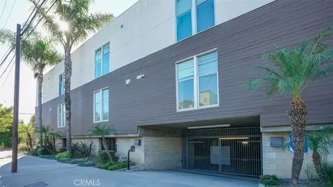 4705 Whitsett #106, Studio City, CA 91604