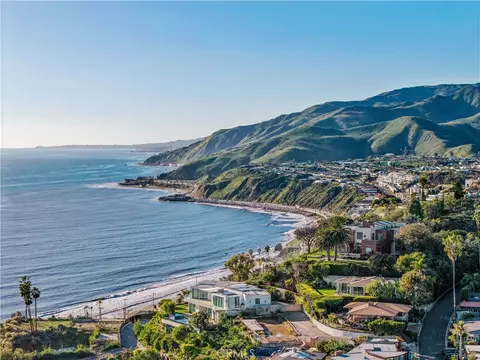 17352 W Sunset #103, Pacific Palisades, CA 90272