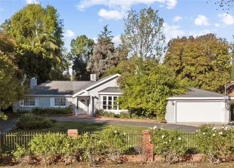23051 Oxnard St, Woodland Hills, CA 91367