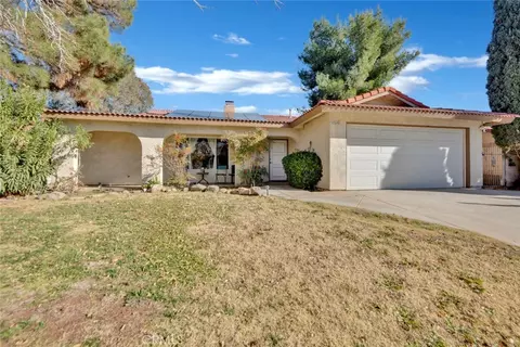 43646 Rembrandt St, Lancaster, CA 93535