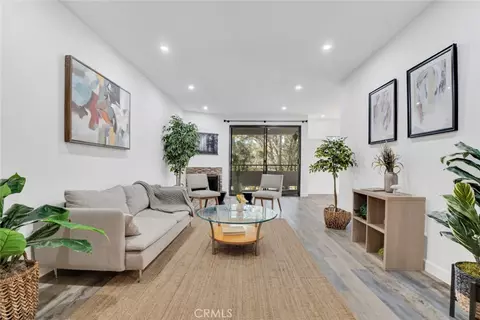 13331 Moorpark St #206, Sherman Oaks, CA 91423