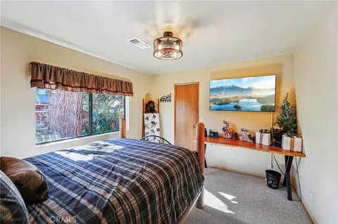 Bedroom - 1847 Thrush Rd, Wrightwood, CA 92397 photo 1 of 5