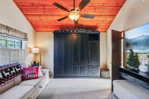 Bedroom - 1847 Thrush Rd, Wrightwood, CA 92397 photo 5 of 5