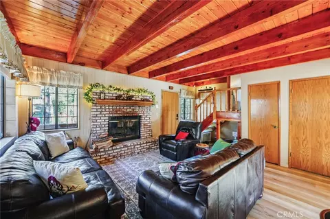 Living - 1847 Thrush Rd, Wrightwood, CA 92397 photo 4 of 5