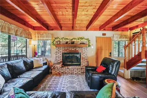 Living - 1847 Thrush Rd, Wrightwood, CA 92397 photo 3 of 5
