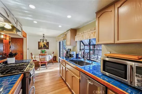 Kitchen - 1847 Thrush Rd, Wrightwood, CA 92397 photo 3 of 3