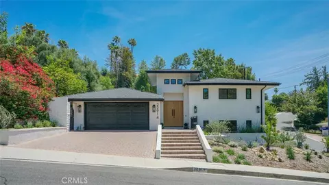 22914 Gershwin Dr, Woodland Hills, CA 91364