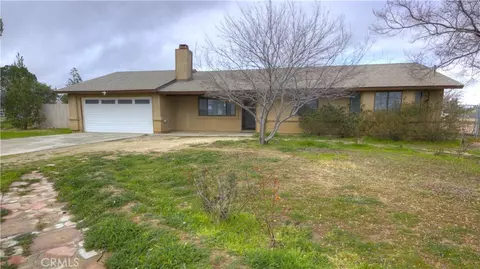 8222 3rd Ave, Hesperia, CA 92345