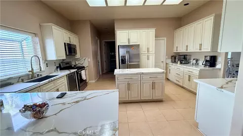 Kitchen - 7590 Fairway, Yucca Valley, CA 92284 photo 1 of 2