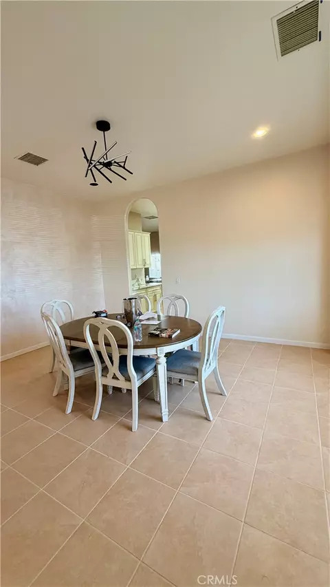 Dining - 7590 Fairway, Yucca Valley, CA 92284 photo 1 of 1