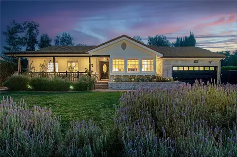 922 Carefree Dr, Simi Valley, CA 93065