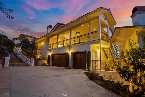 12 Skyline Dr, Burbank, CA 91501