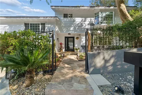 4590 Ensenada Dr, Woodland Hills, CA 91364
