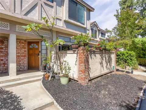 7100 Balboa Blvd #805, Lake Balboa, CA 91406