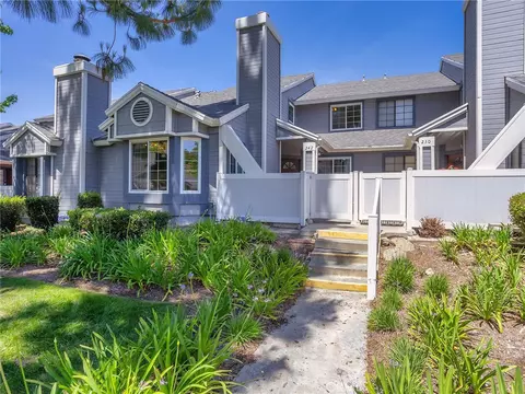 242 Spruce Ct, Azusa, CA 91702