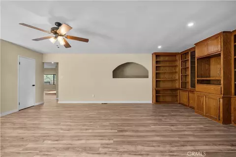 Living - 29570 Butterfield, Tehachapi, CA 93561 photo 10 of 12