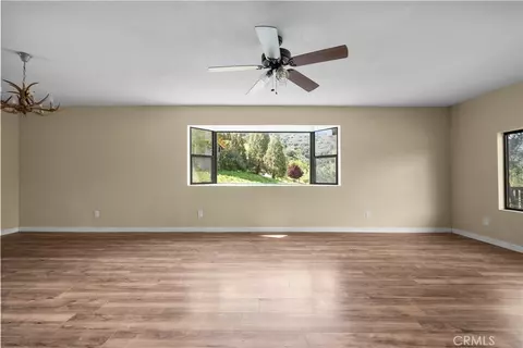 Living - 29570 Butterfield, Tehachapi, CA 93561 photo 3 of 12