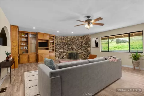 Living - 29570 Butterfield, Tehachapi, CA 93561 photo 6 of 12