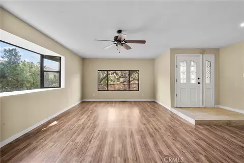 Living - 29570 Butterfield, Tehachapi, CA 93561 photo 2 of 12