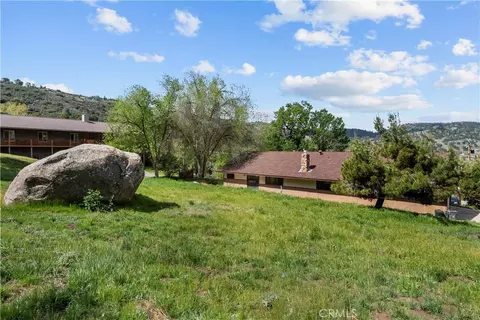 Exterior - 29570 Butterfield, Tehachapi, CA 93561 photo 5 of 8