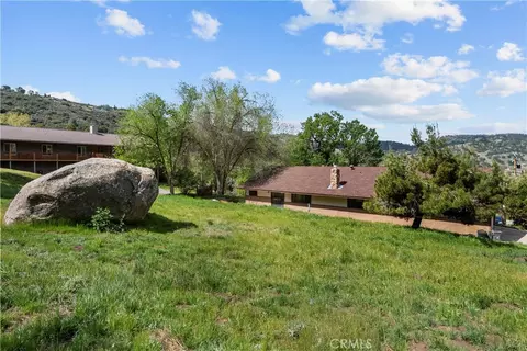 Exterior - 29570 Butterfield, Tehachapi, CA 93561 photo 4 of 8
