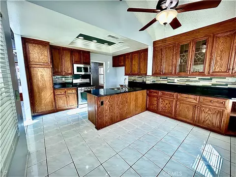 Kitchen - 10 Bluff Point Cir, Phillips Ranch, CA 91766 photo 2 of 5